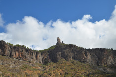 роке Нубло-самый высокий в мире монолит базальтового происхождения