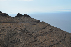 дорога уходит в океан